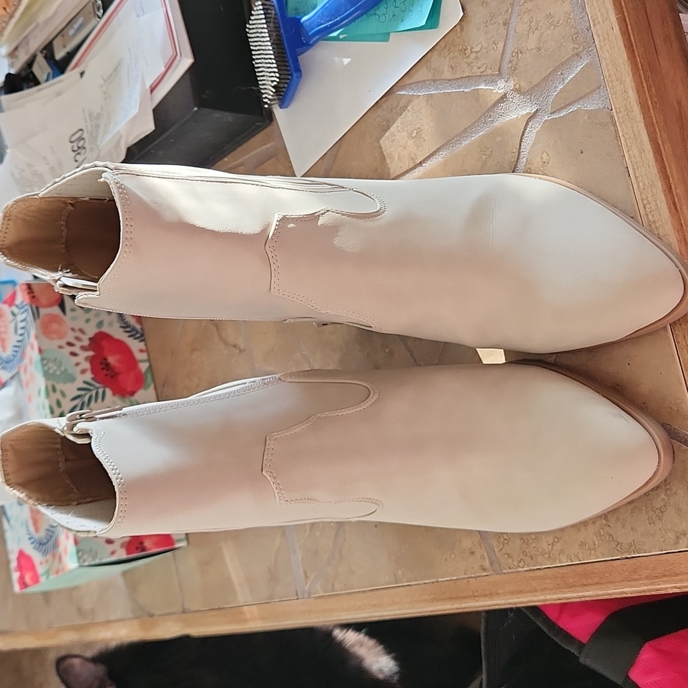 Lauren Conrad cream colored heels boots